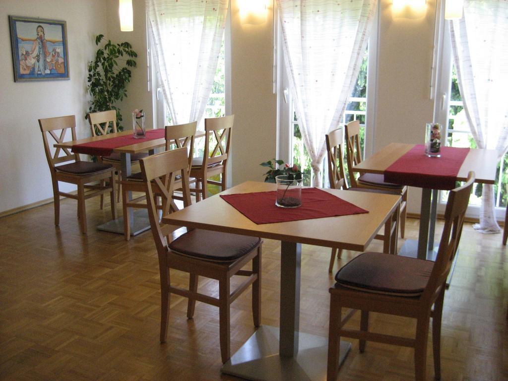 Gastehaus Zieserl Deutsch Kaltenbrunn ภายนอก รูปภาพ